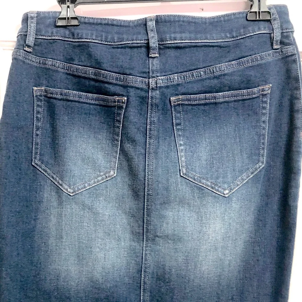 NEW YORK & CO fringe hem jean skirt medium wash size4/size5-6 runs a bit big NWT - Picture 9 of 12